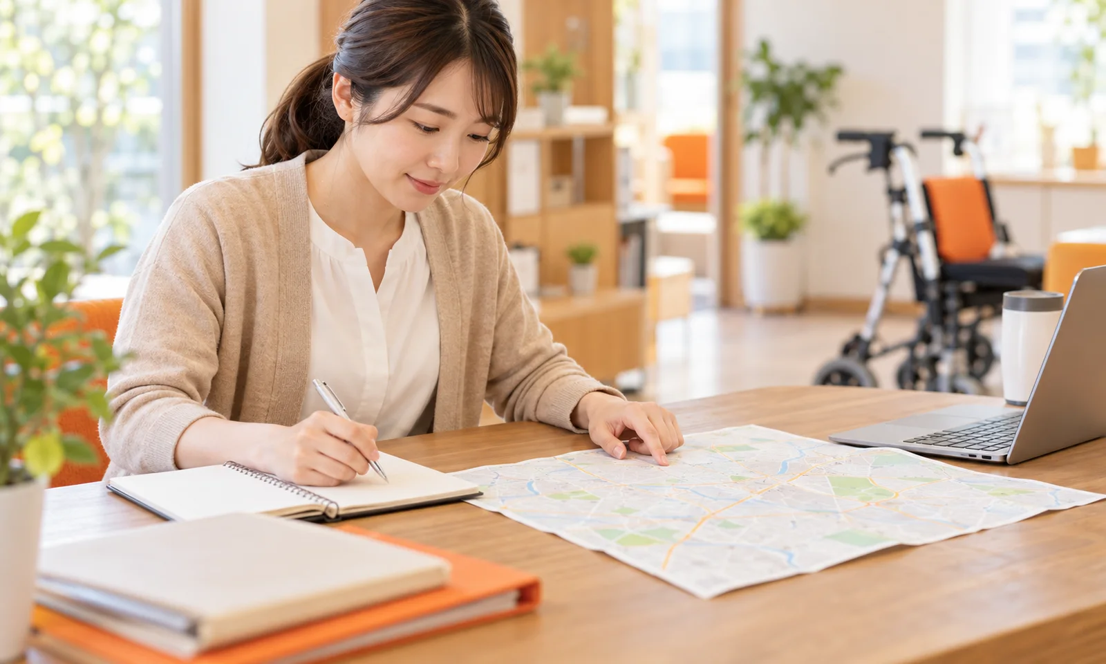 訪問計画を確認する担当者
