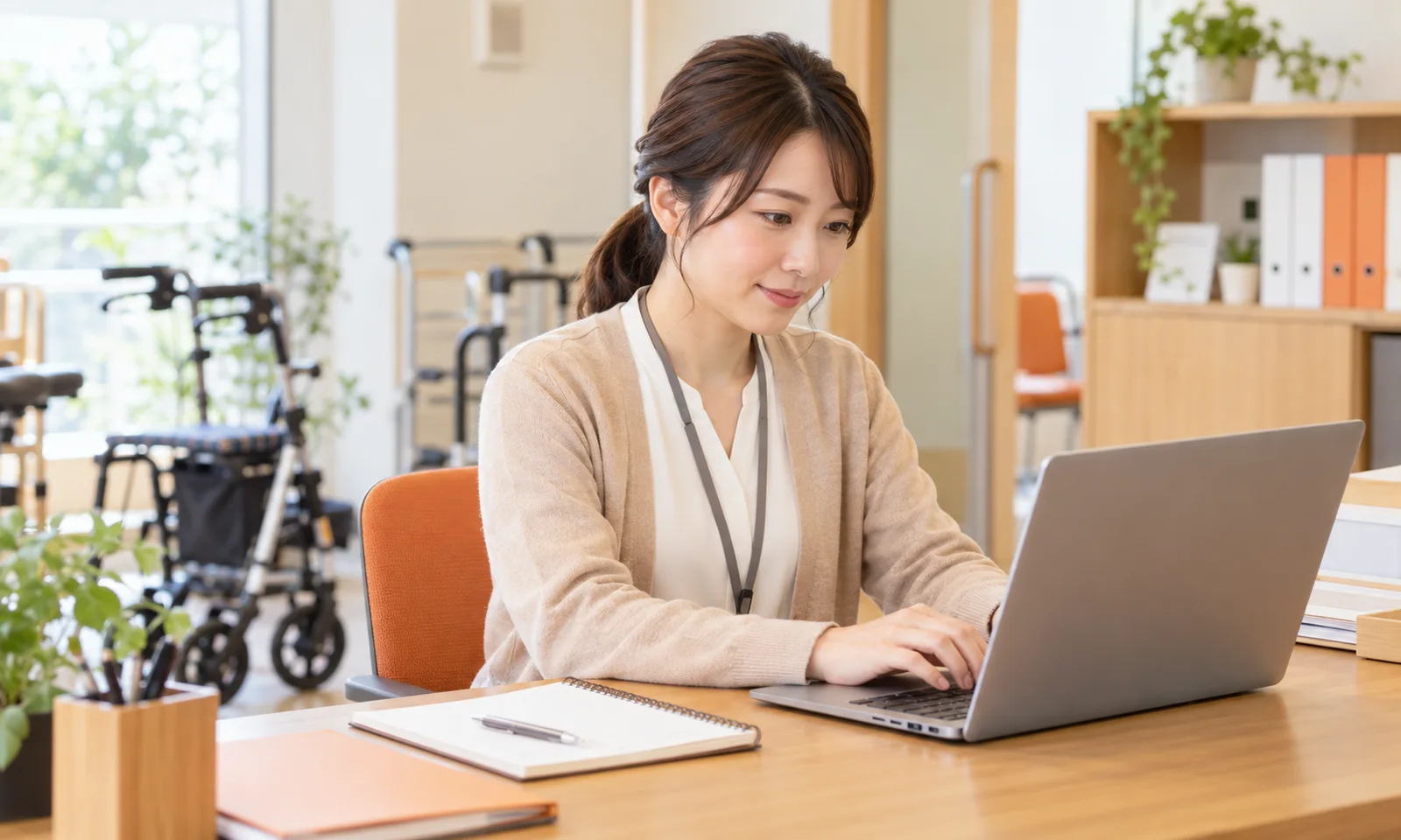 訪問後メールを作成する担当者